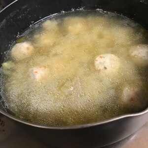 鶏団子と焼き豆腐の味噌汁